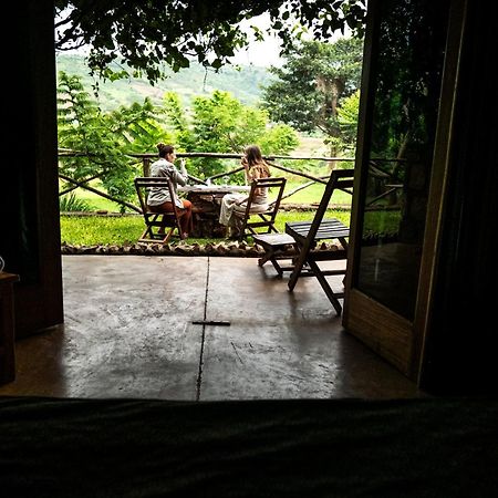Akagera Transit Lodge Екстериор снимка