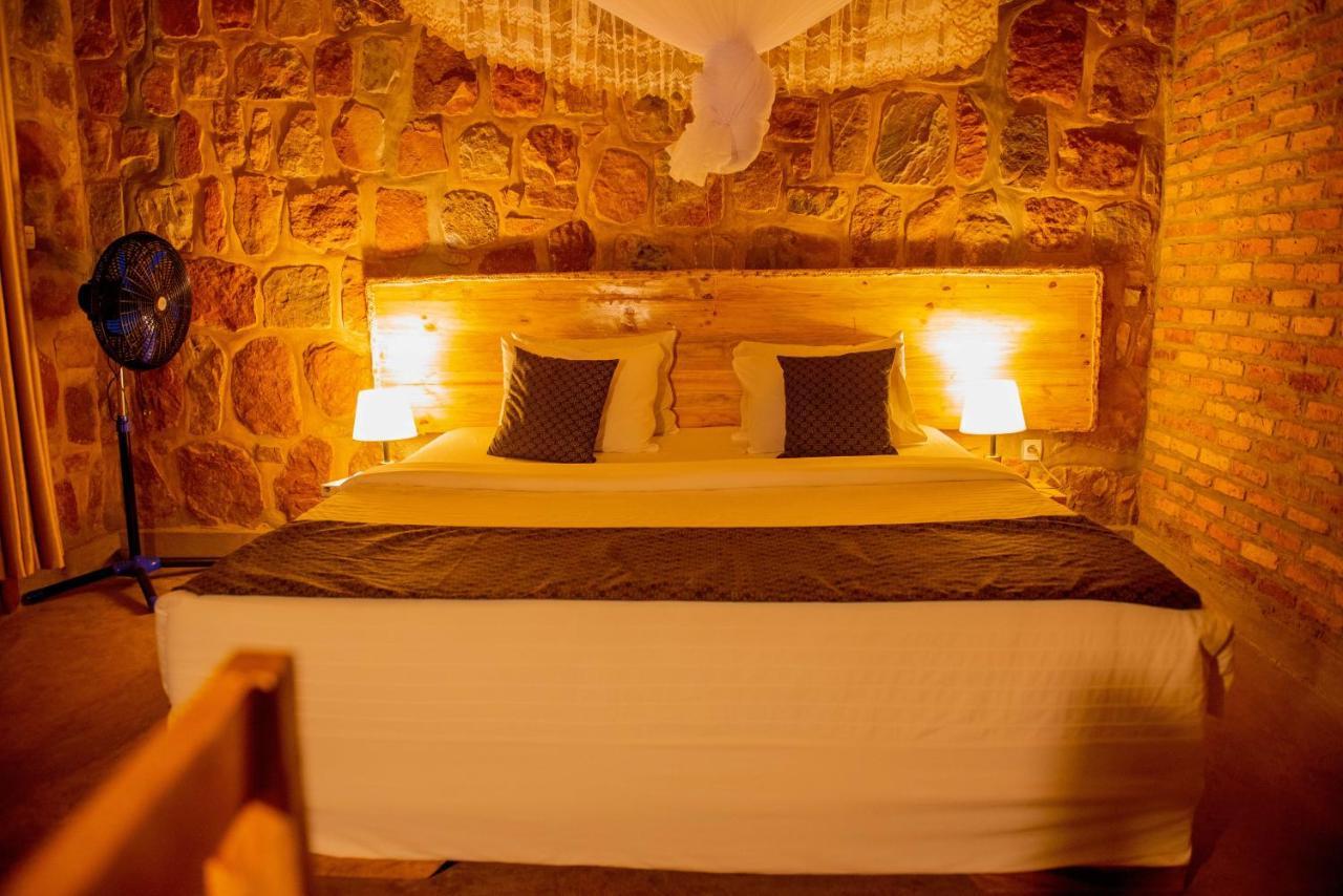 Akagera Transit Lodge Екстериор снимка