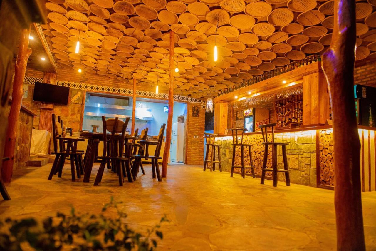 Akagera Transit Lodge Екстериор снимка