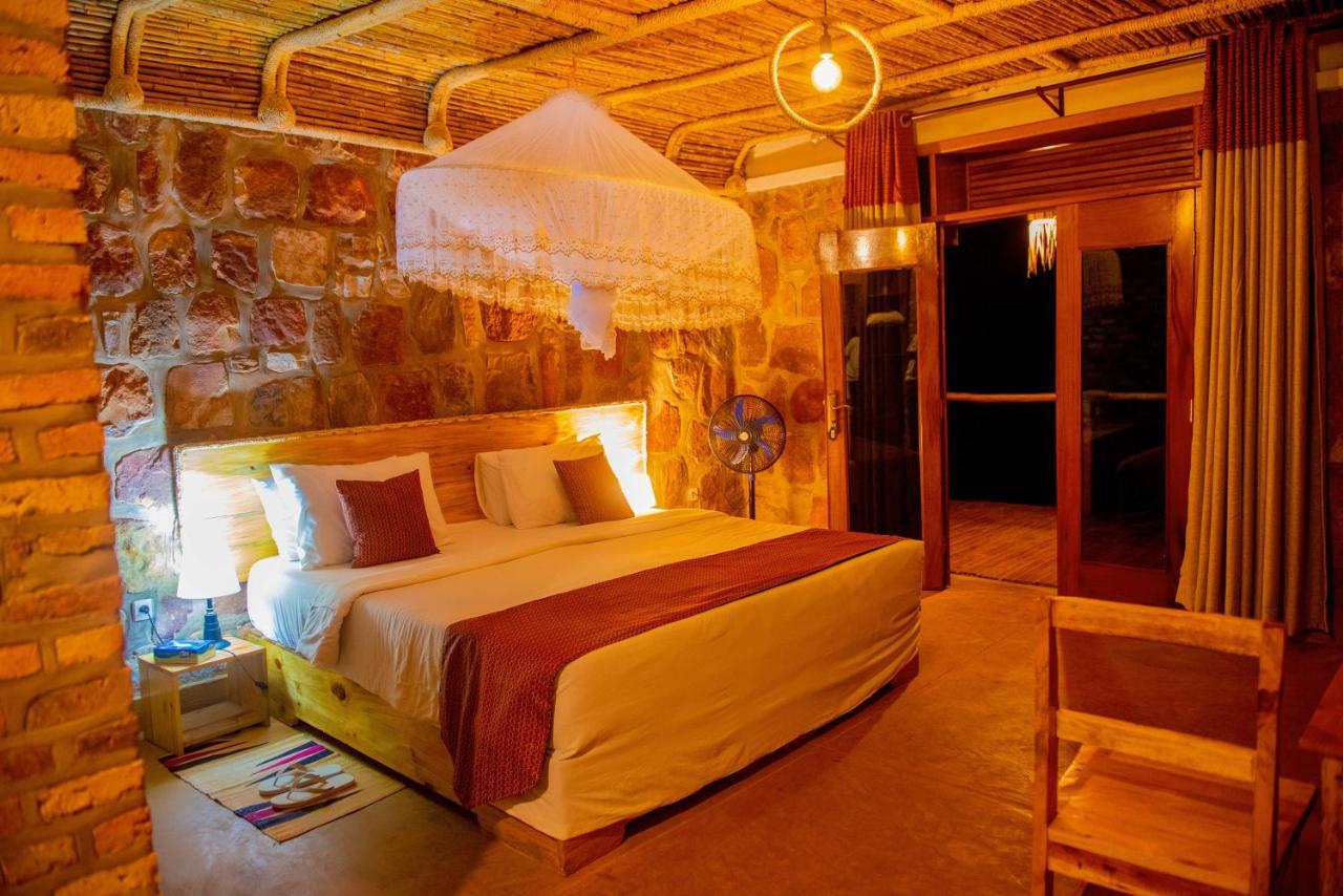 Akagera Transit Lodge Екстериор снимка