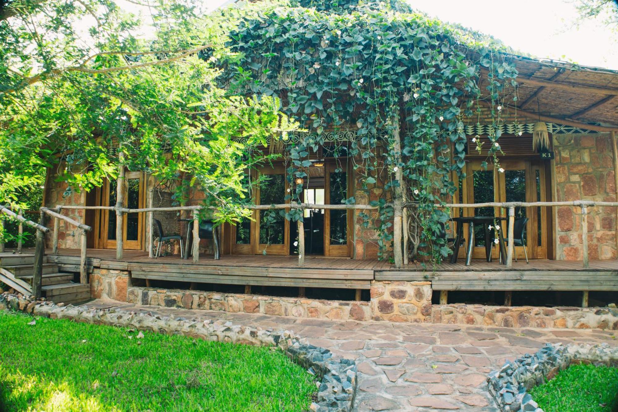 Akagera Transit Lodge Екстериор снимка