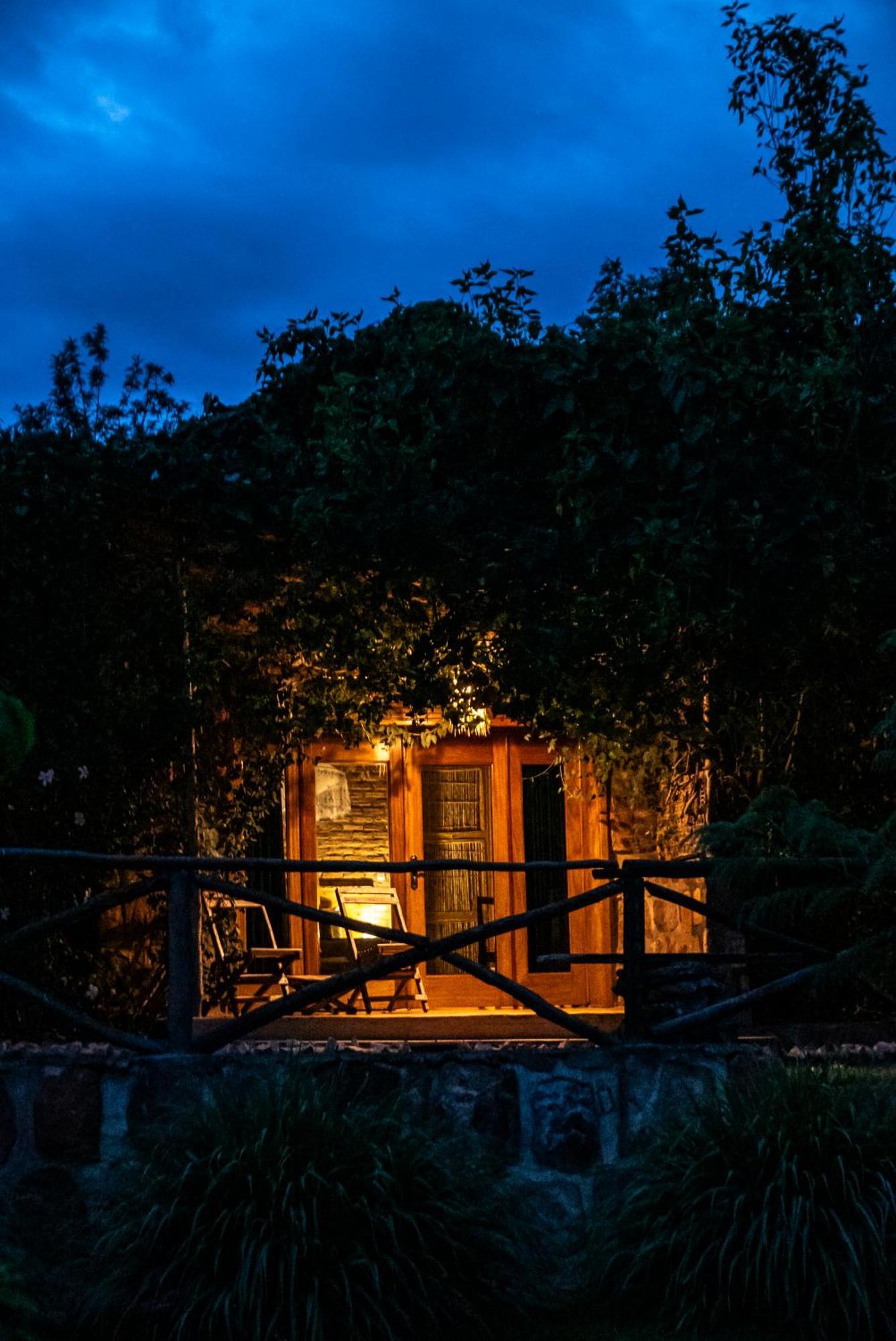 Akagera Transit Lodge Екстериор снимка