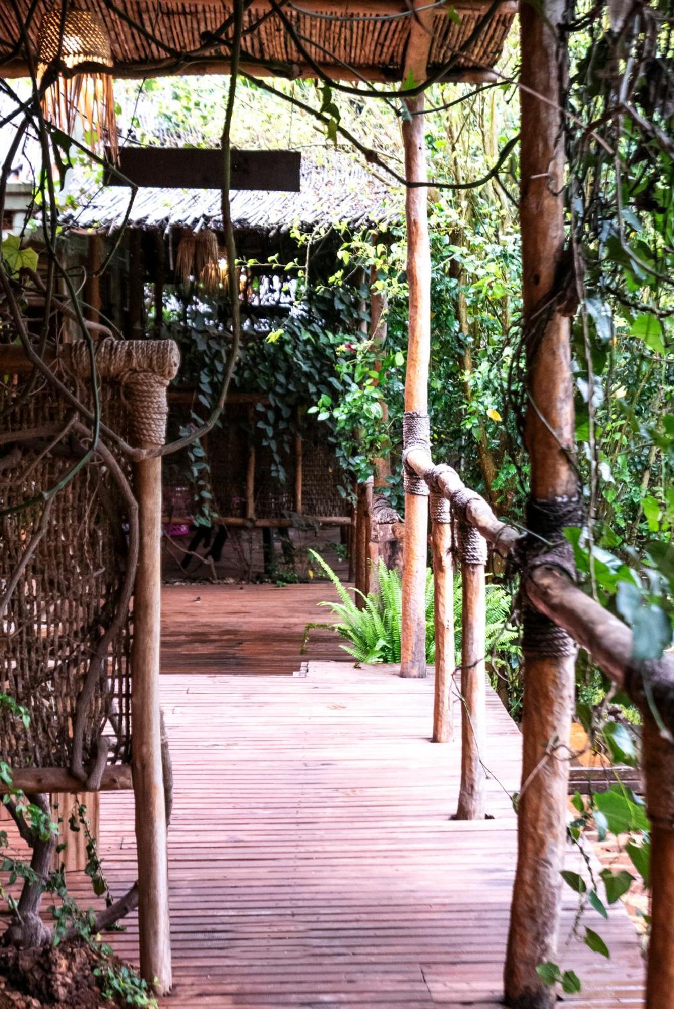 Akagera Transit Lodge Екстериор снимка