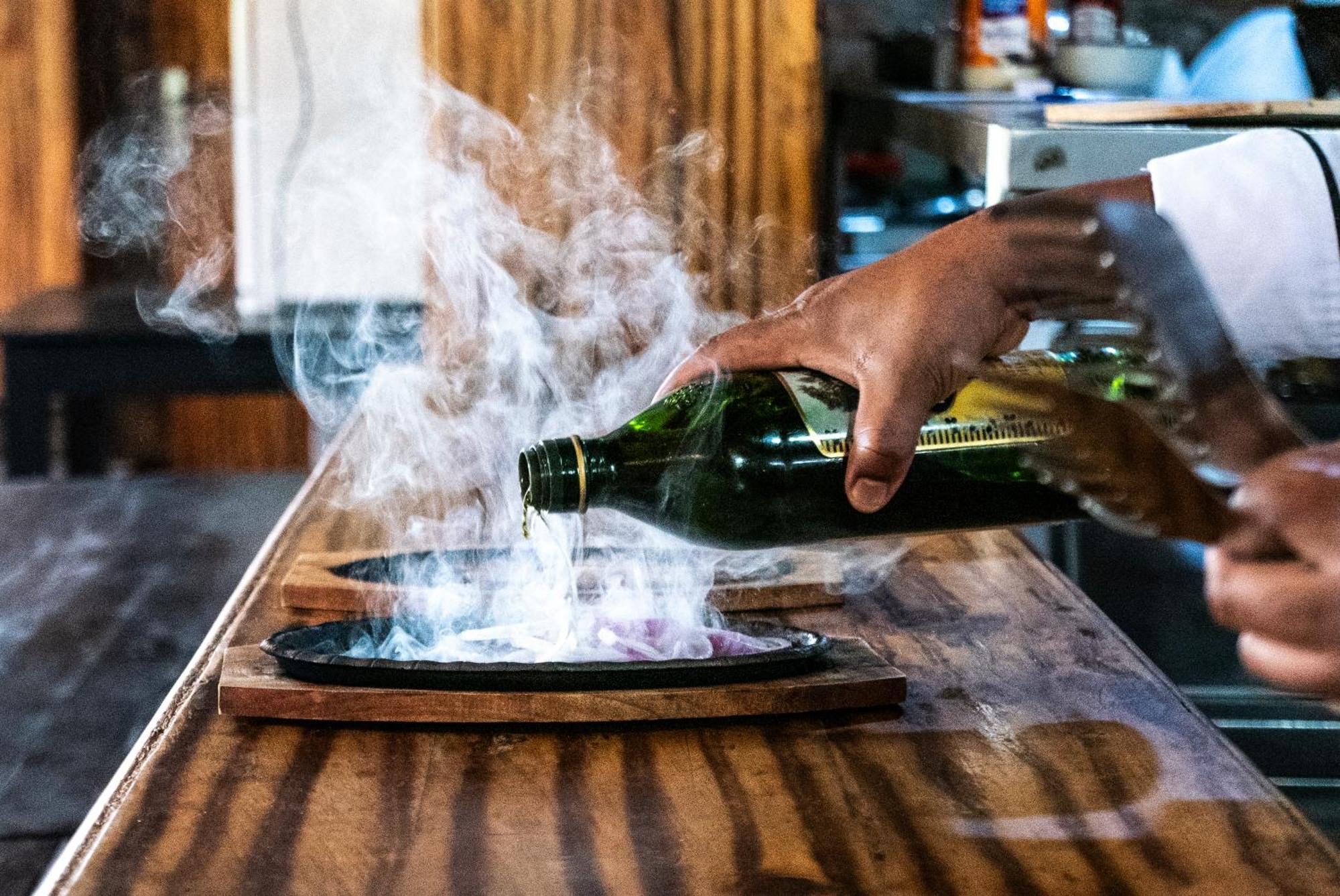 Akagera Transit Lodge Екстериор снимка